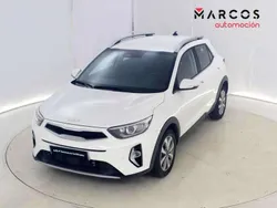 Blanco Usado 2024 Kia Stonic SUV | 18.900 € (Precio justo)