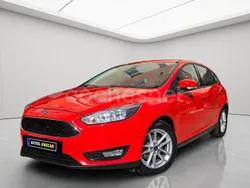 Rojo Usado 2018 Ford Focus Titanium Utilitario | 12.990 € (Precio justo)