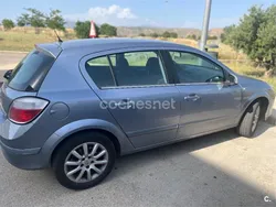 Gris / plata Usado 2005 Opel Astra Elegance Berlina | 4700 €