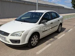 Blanco Usado 2006 Ford Focus Trend Berlina | 2500 € (Precio justo)