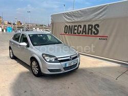 Gris / plata Usado 2005 Opel Astra Enjoy Berlina | 4950 € (Caro)