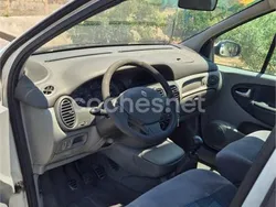 Blanco Usado 2003 Renault Scénic Dynamique Monovolumen | 2000 € (Precio justo)