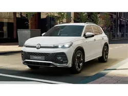 Blanco perlado Nuevo 2024 VW Tiguan R-line SUV | 49.296 € (Precio justo)