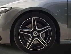 Gris Usado 2024 Mercedes CLA200 Shooting Brake Familiar | 36.900 € (Precio justo)