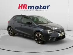 Gris Usado 2024 Seat Ibiza FR Utilitario | 21.110 € (Precio justo)