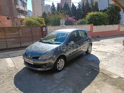 Gris / plata Usado 2007 Renault Clio II Dynamique Berlina | 4000 € (Precio justo)