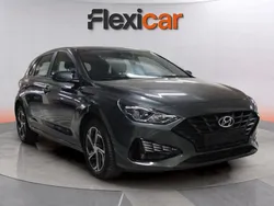 Gris Usado 2022 Hyundai i30 Berlina | 16.990 € (Precio justo)