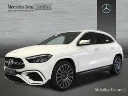 Blanco polar Usado 2024 Mercedes GLA200 AMG line SUV | 44.100 € (Precio justo)