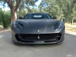 Gris Usado 2020 Ferrari 812 Coupe | 335.800 €