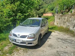 Gris / plata Usado 2001 Nissan Almera Tino Comfort Monovolumen | 900 €