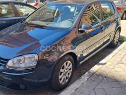 Marrón Usado 2007 VW Golf V Highline Berlina | 7790 € (Precio justo)