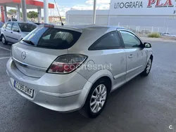 Gris / plata Usado 2005 Opel Astra GTC Sport Berlina | 2500 € (Precio justo)