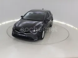 Azul Usado 2024 Kia Ceed Berlina | 18.740 € (Buen precio)