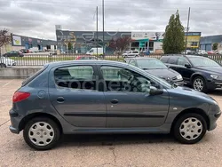 Gris / plata Usado 2006 Peugeot 206 Berlina | 4799 € (Caro)