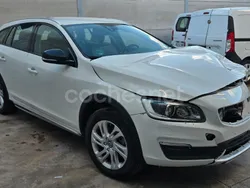 Blanco Usado 2017 Volvo V60 CC Plus Familiar | 7900 €