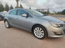 Gris Usado 2013 Opel Astra Excellence Utilitario | 6400 € (Precio justo)