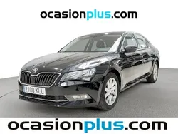 Negro Usado 2018 Skoda Superb Ambition Berlina | 15.810 € (Super precio)