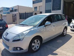 Gris / plata Usado 2009 Peugeot 5008 Premium Monovolumen | 4990 € (Buen precio)