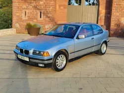 Plateado Usado 1997 BMW 316 Compact Utilitario | 3000 €