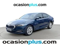 Azul Usado 2023 Skoda Octavia Selection Berlina | 22.264 € (Super precio)
