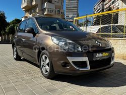 Marrón Usado 2009 Renault Scénic III Dynamique Monovolumen | 5590 € (Precio justo)