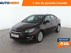 Marrón Usado 2014 Opel Astra Excellence | 9299 € (Precio justo)