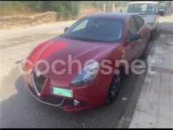 Rojo Usado 2016 Alfa Romeo Giulietta Super Utilitario | 8100 € (Buen precio)