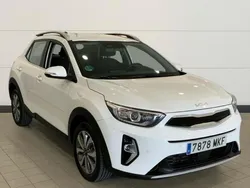 Usado 2023 Kia Stonic SUV | 17.400 € (Precio justo)