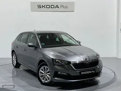 Gris / plateado Usado 2023 Skoda Scala Selection Utilitario | 18.500 € (Precio justo)