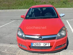 Rojo Usado 2005 Opel Astra Cosmo Berlina | 2300 € (Buen precio)