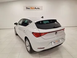 Blanco Usado 2024 Seat Leon Style | 25.900 € (Precio justo)