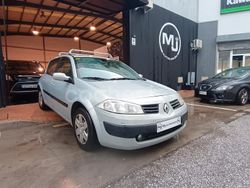Gris / plata Usado 2004 Renault Mégane II Expression Berlina | 2490 € (Precio justo)