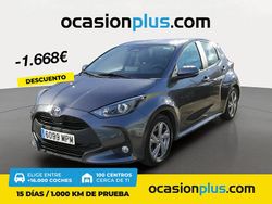 Gris Usado 2024 Toyota Yaris Hybrid Active Berlina | 18.350 € (Precio justo)