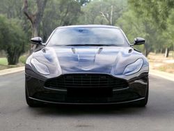 Plateado Usado 2021 Aston Martin DB11 Coupe | 159.700 €