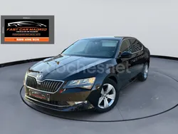 Negro Usado 2018 Skoda Superb Active Berlina | 11.900 € (Precio justo)