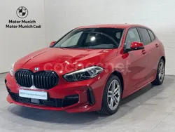 Rojo Usado 2024 BMW 118 Comfort Edition Utilitario | 30.575 € (Precio justo)