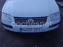 Blanco Usado 2003 VW Passat Comfortline Berlina | 1100 € (Buen precio)