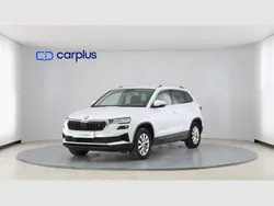 Blanco luna metalizado Usado 2023 Skoda Karoq Ambition SUV | 28.490 € (Caro)