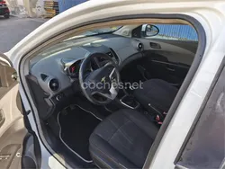 Blanco Usado 2011 Chevrolet Aveo LT Berlina | 5150 € (Precio justo)
