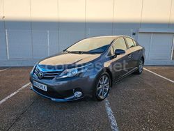 Gris / plata Usado 2012 Toyota Avensis Advance Berlina | 7350 € (Precio justo)