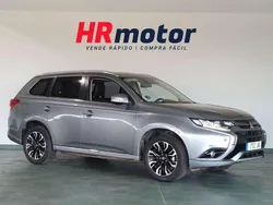 Gris Usado 2017 Mitsubishi Outlander P-HEV SUV | 17.850 € (Precio justo)