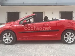 Rojo Usado 2009 Peugeot 207 CC Descapotable | 6950 € (Precio justo)