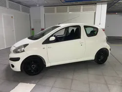 Blanco Usado 2009 Toyota Aygo Utilitario | 3200 € (Precio justo)