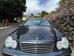 Azul Usado 2003 Mercedes C200 Avantgarde Berlina | 7500 €