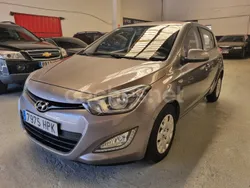 Gris / plata Usado 2013 Hyundai i20 Berlina | 6500 € (Precio justo)