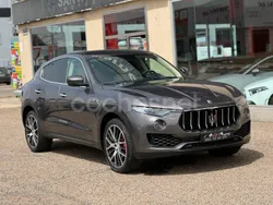 Gris / plata Usado 2017 Maserati Levante SUV | 44.990 € (Un poco caro)