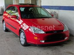 Rojo Usado 2001 Ford Focus Trend Berlina | 2500 € (Caro)