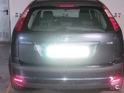 Gris / plata Usado 2007 Ford Focus Trend Berlina | 3500 € (Buen precio)