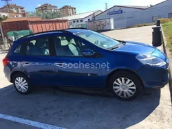 Azul Usado 2010 Renault Clio GrandTour Dynamique Familiar | 5700 €