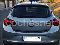 Gris / plata Usado 2013 Opel Astra Excellence Berlina | 6000 € (Precio justo)